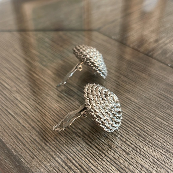 Vintage Spiral Silver-tone Button Clip Earrings - Picture 4 of 14